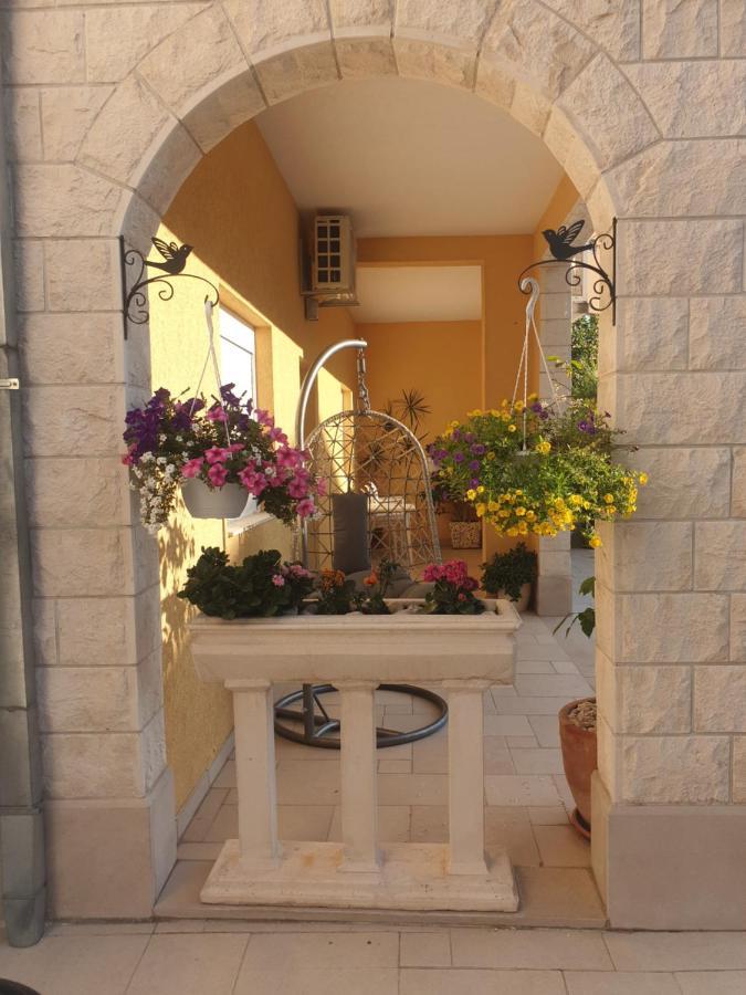 Villa Vujcic Макарска Екстериор снимка